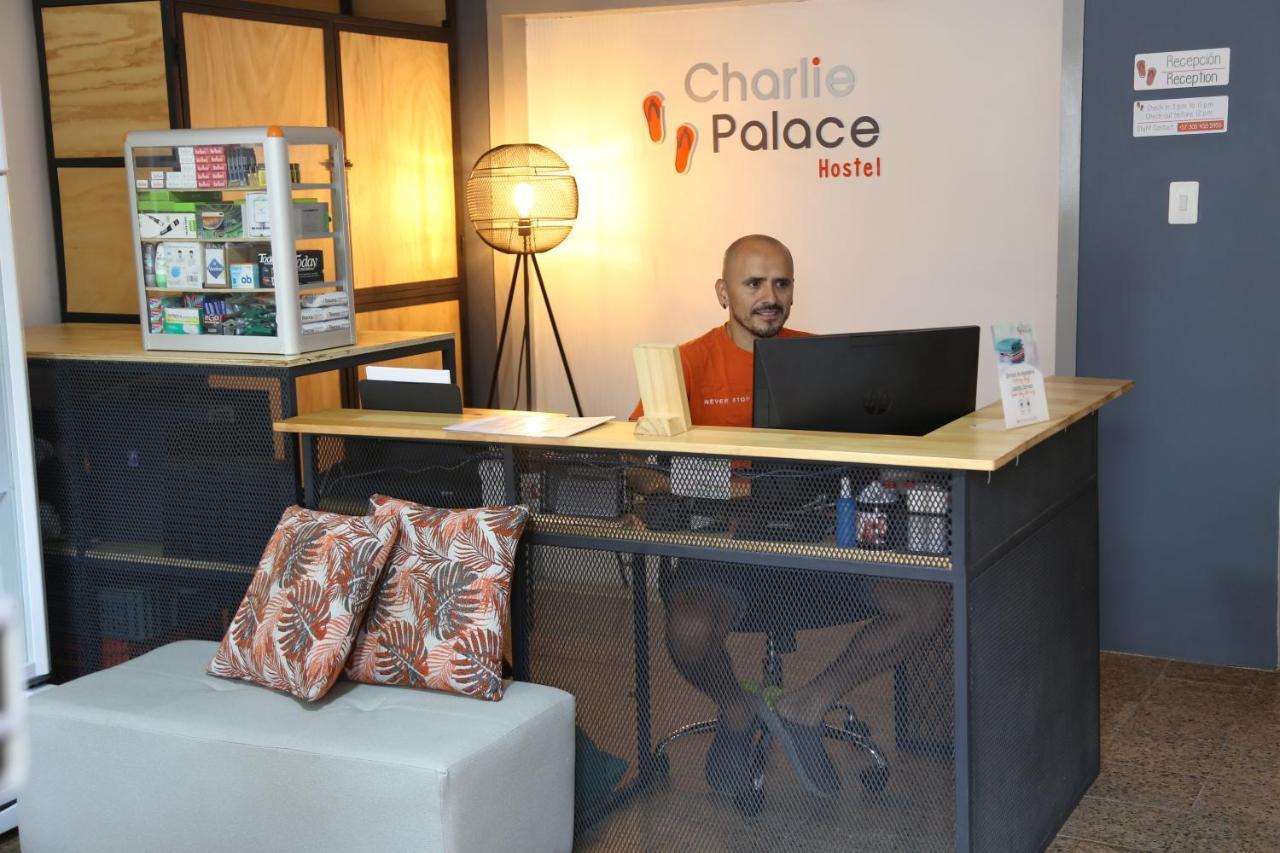 Charlie Palace Hostel Medellín Exteriér fotografie